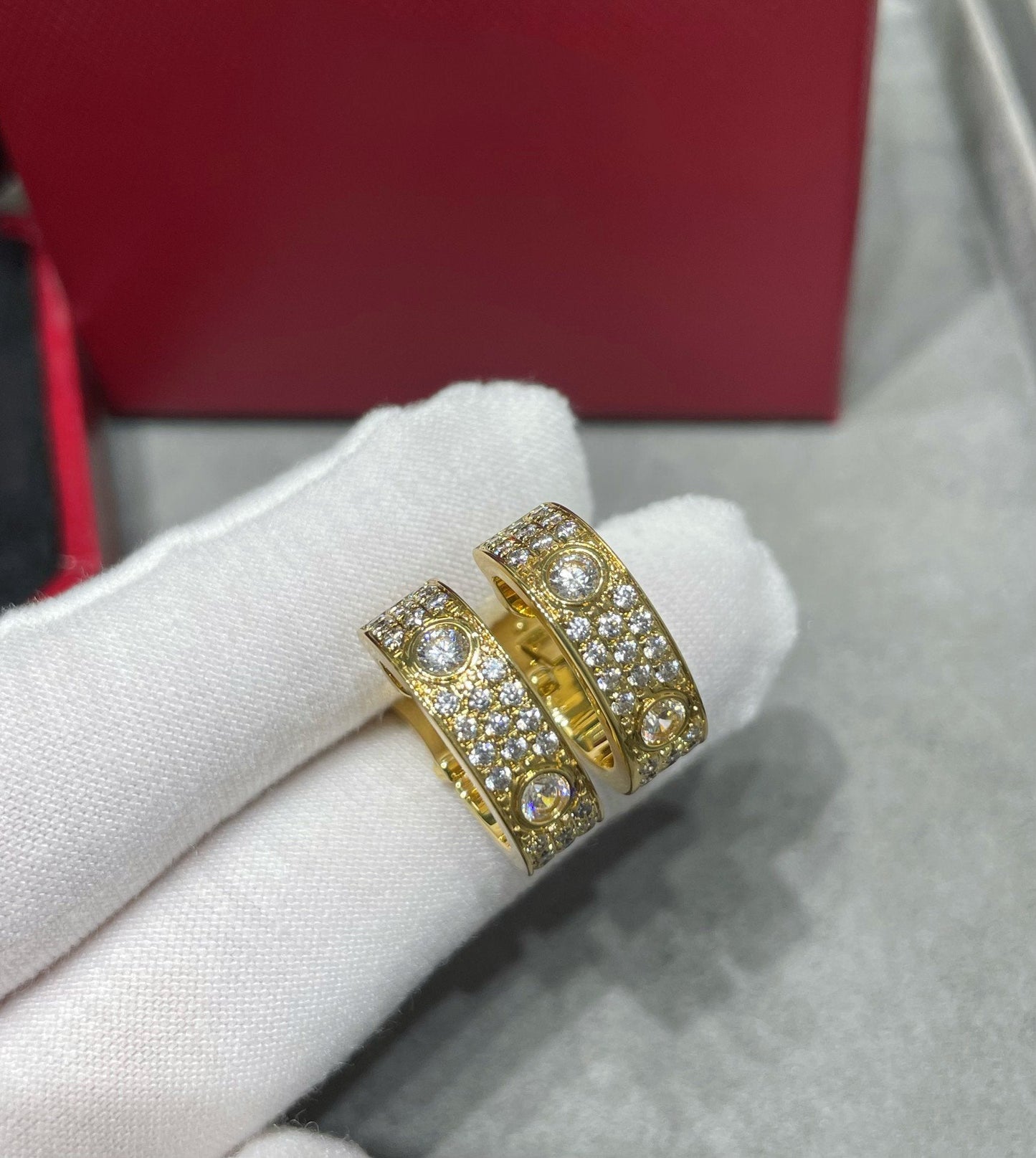 [Psychic Jewelrys]LOVE 5.5MM DIAMOND PAVED EARRINGS