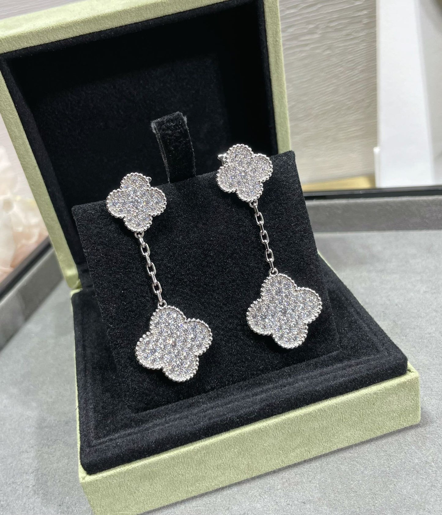 [Psychic Jewelrys]CLOVER 2 MOTIFS DIAMOND PAVED SILVER EARRINGS