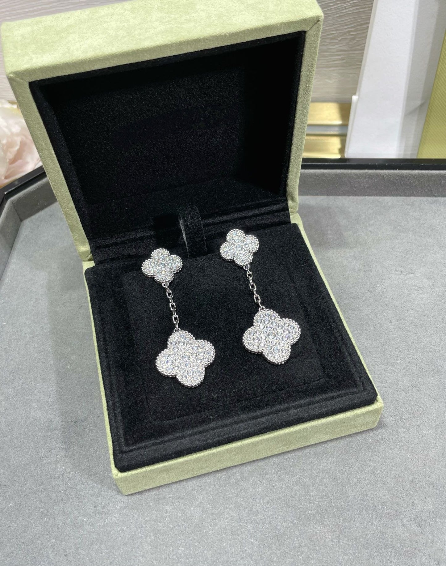 [Psychic Jewelrys]CLOVER 2 MOTIFS DIAMOND PAVED SILVER EARRINGS