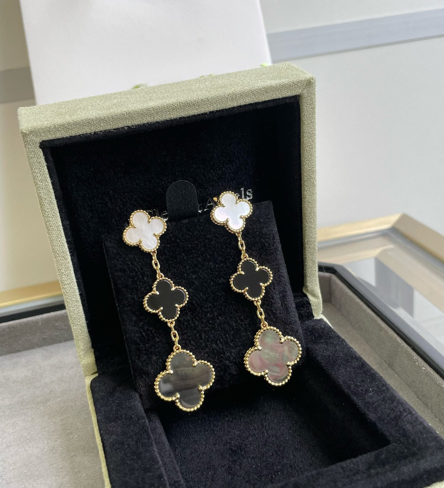 [Psychic Jewelrys]CLOVER 3 MOTIF MOP ONYX DARK MOP PINK GOLD EARRINGS