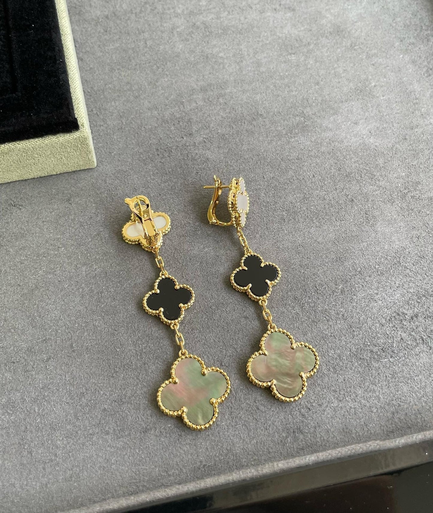[Psychic Jewelrys]CLOVER 3 MOTIF MOP ONYX DARK MOP PINK GOLD EARRINGS