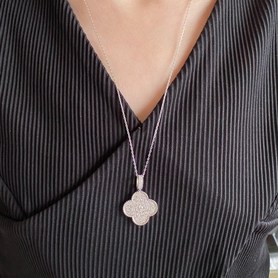 [Psychic Jewelrys]CLOVER 25MM LARGE PEDANT DIAMOND PAVED LONG NECKLACE