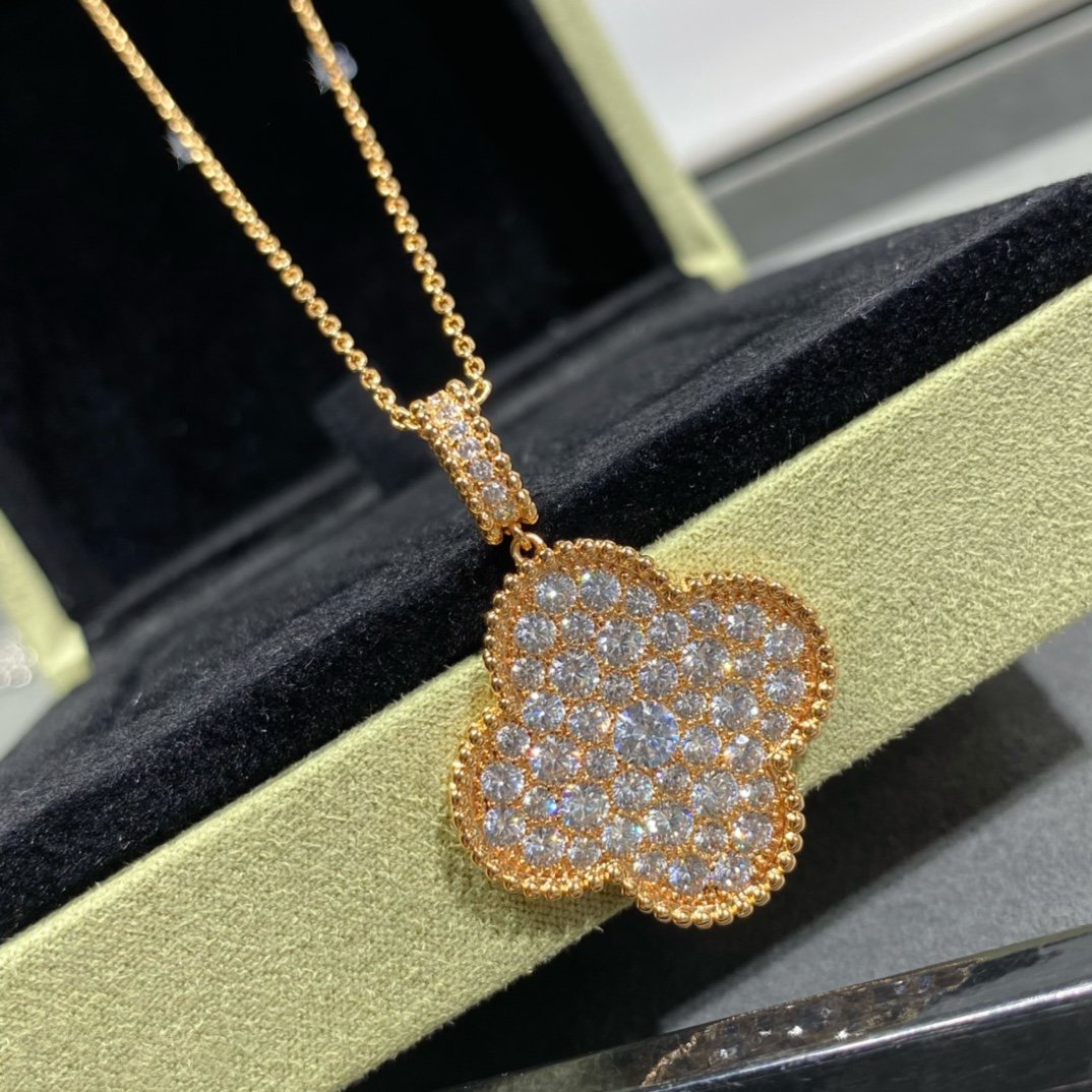 [Psychic Jewelrys]CLOVER 25MM LARGE PEDANT DIAMOND PAVED LONG NECKLACE