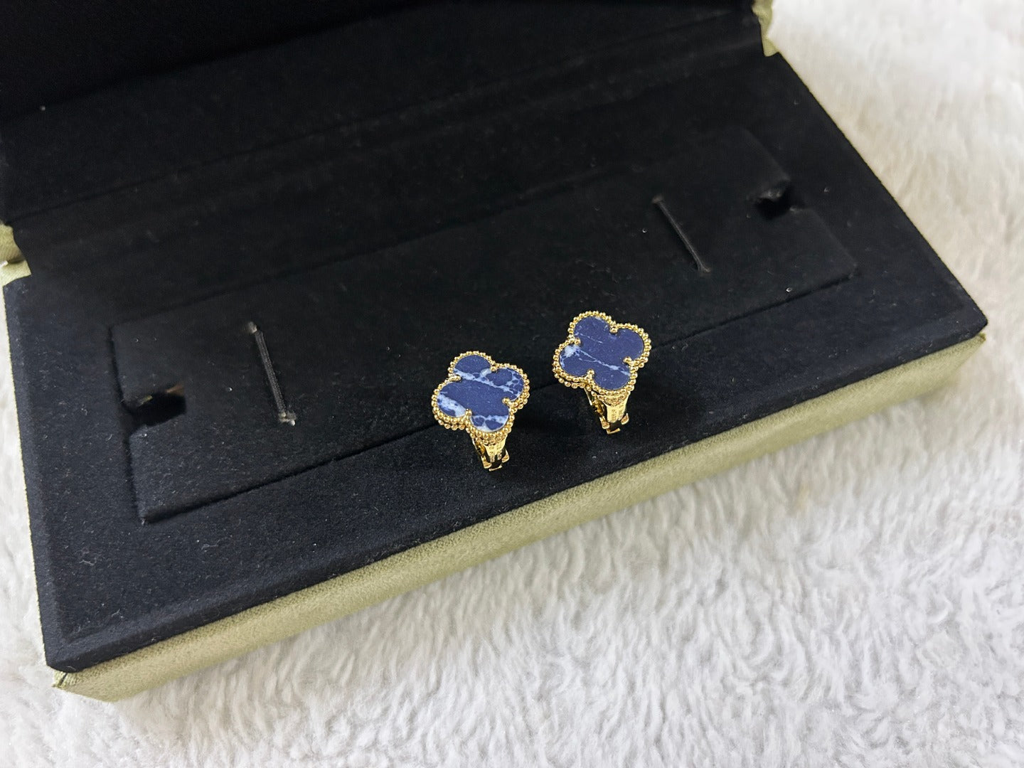 [Psychic Jewelrys]CLOVER PIETERSITE MEDIUM STUD EARRINGS