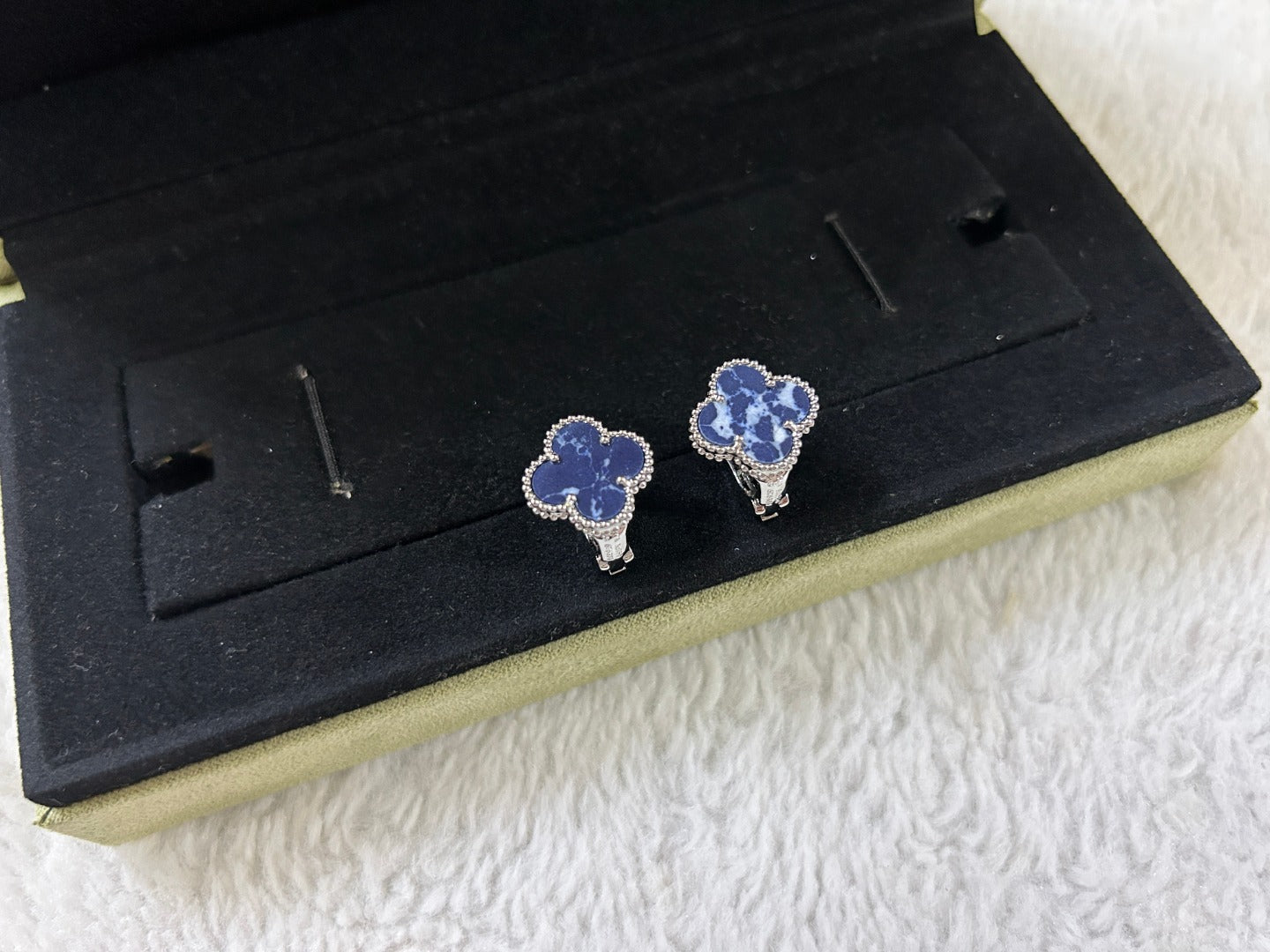 [Psychic Jewelrys]CLOVER PIETERSITE MEDIUM STUD EARRINGS