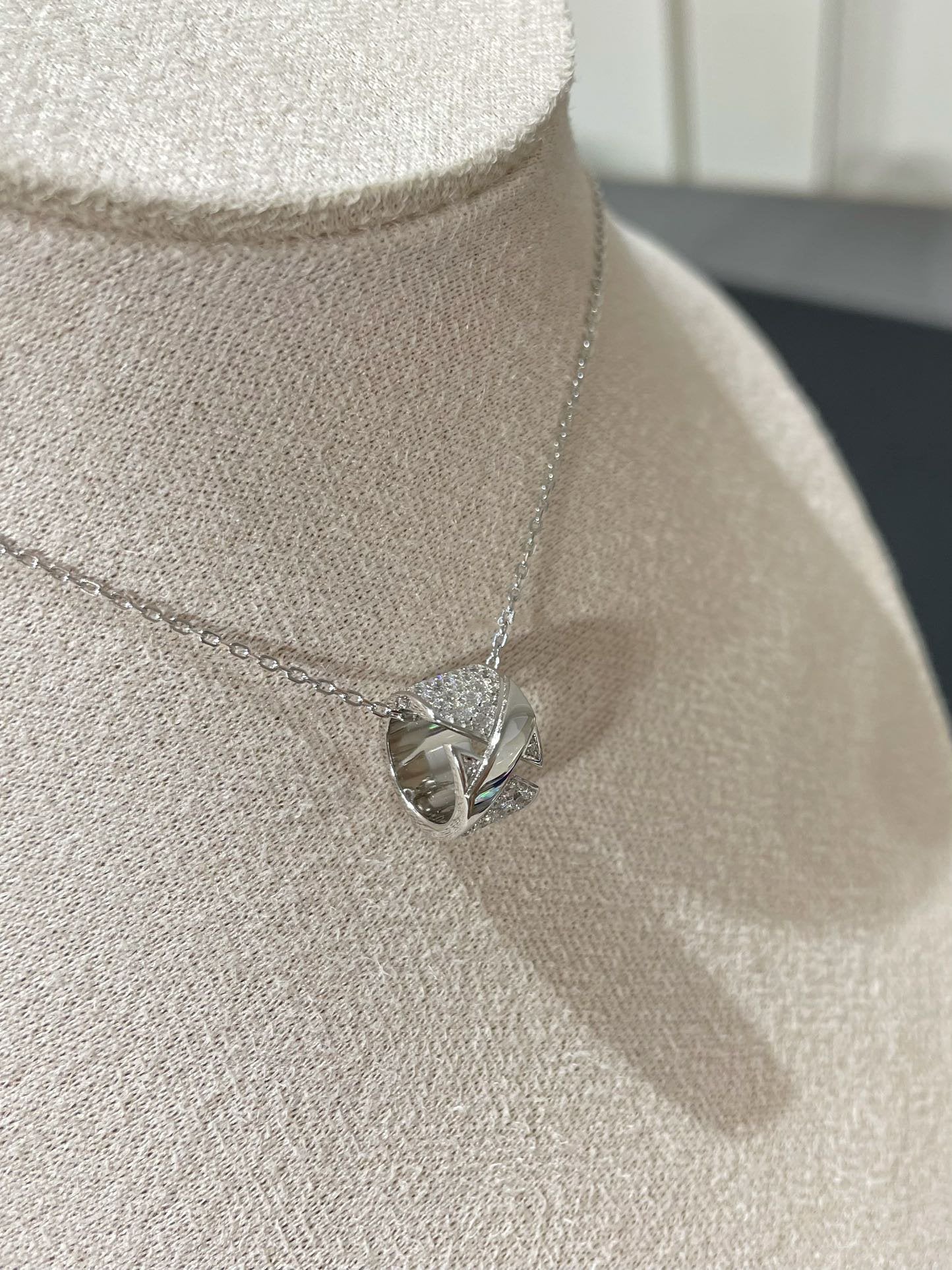 [Psychic Jewelrys]LIENS EVIDENCE DIAMOND PAVED NECKLACE