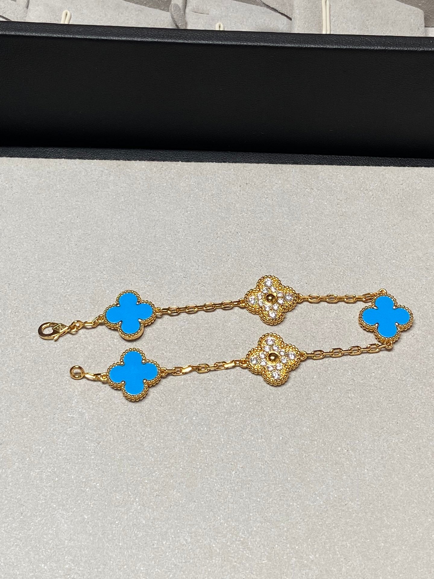 [Psychic Jewelrys]CLOVER 5 MOTIF BLUE CHALCEDONY DIAMOND GOLD BRACELET