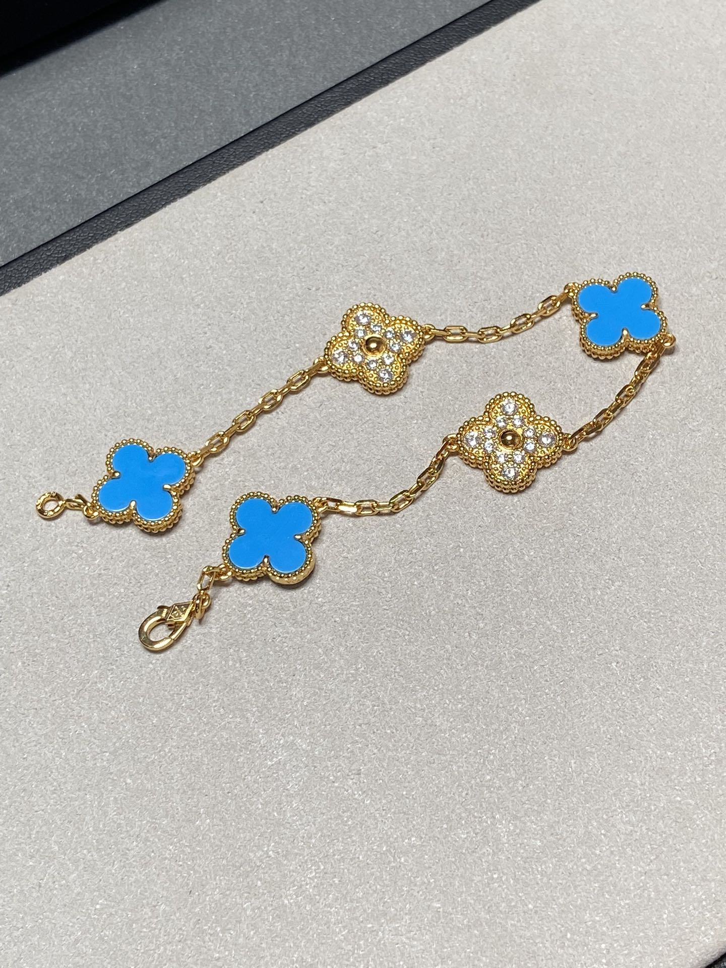 [Psychic Jewelrys]CLOVER 5 MOTIF BLUE CHALCEDONY DIAMOND GOLD BRACELET