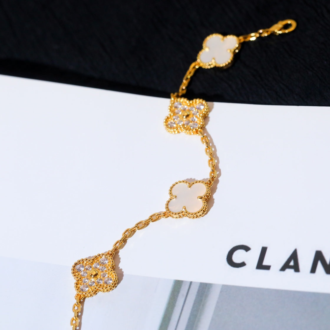 [Psychic Jewelrys]CLOVER BRACELET 5 MOTIF WHITE MOP DIAMOND