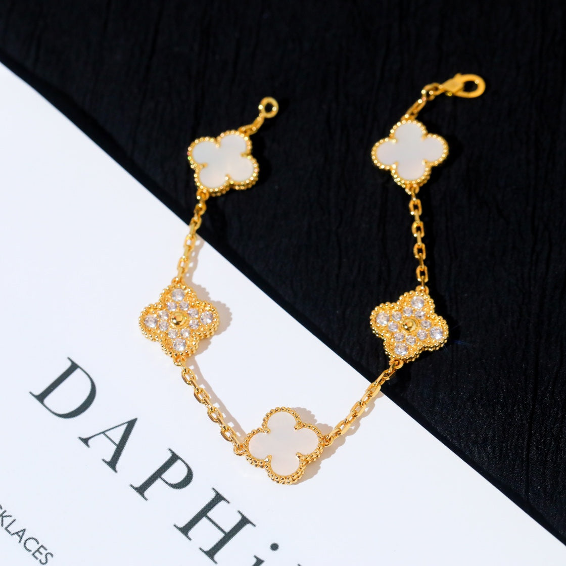 [Psychic Jewelrys]CLOVER BRACELET 5 MOTIF WHITE MOP DIAMOND