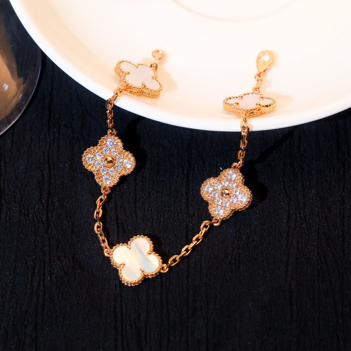 [Psychic Jewelrys]CLOVER BRACELET 5 MOTIF WHITE MOP DIAMOND