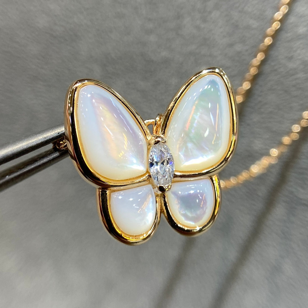 [Psychic Jewelrys]BUTTERFLY MOP DIAMOND NECKLACE