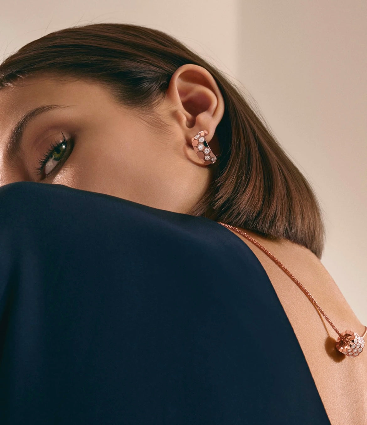 [Psychic Jewelrys]BEE LOVE DIAMOND HOOP EARRINGS