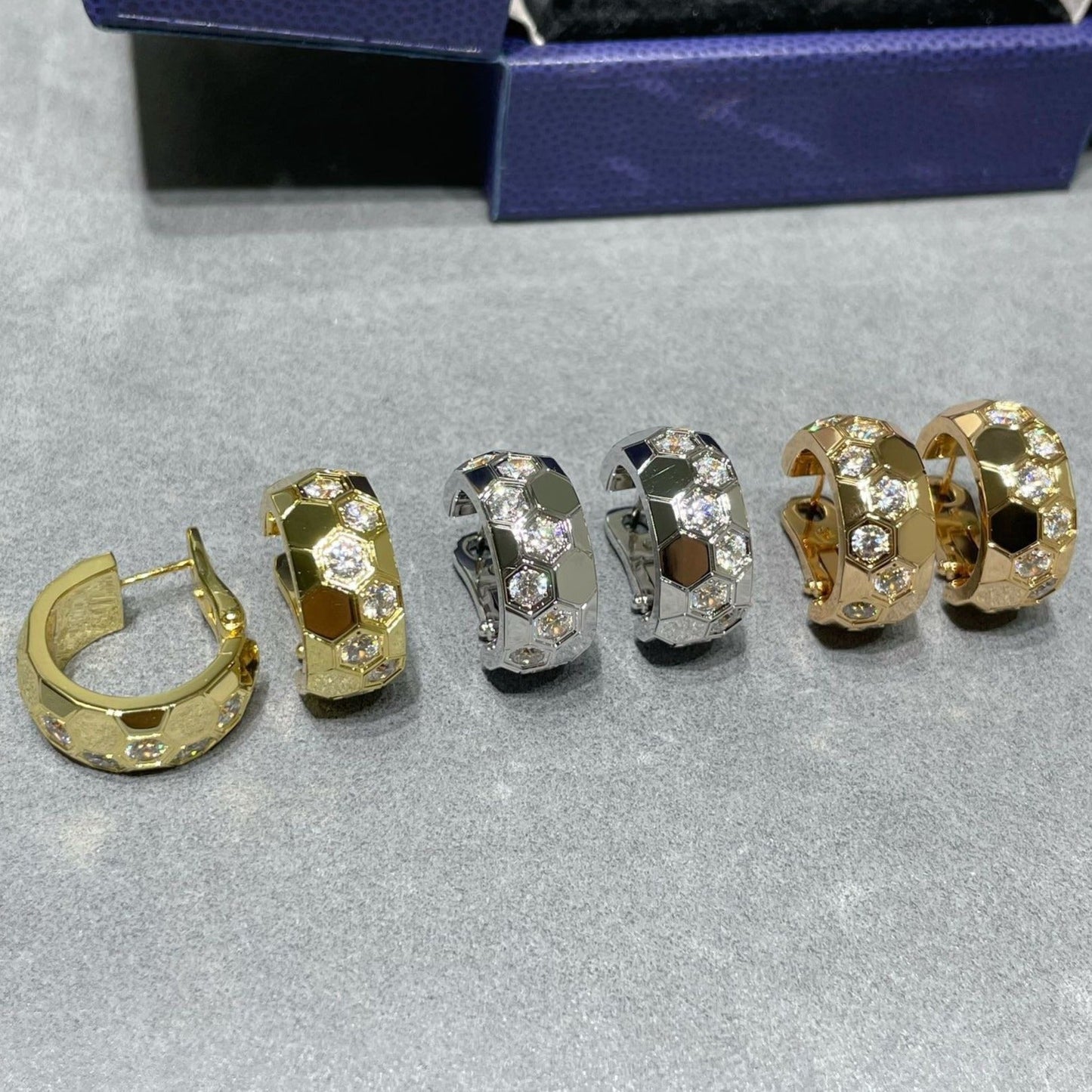 [Psychic Jewelrys]BEE LOVE DIAMOND HOOP EARRINGS