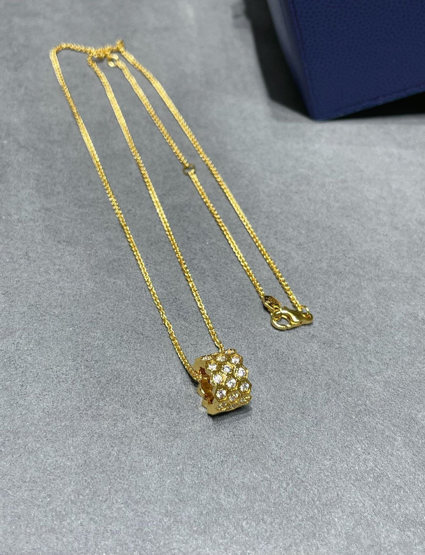[Psychic Jewelrys]BEE LOVE DIAMOND PAVED 3 ROW NECKLACE