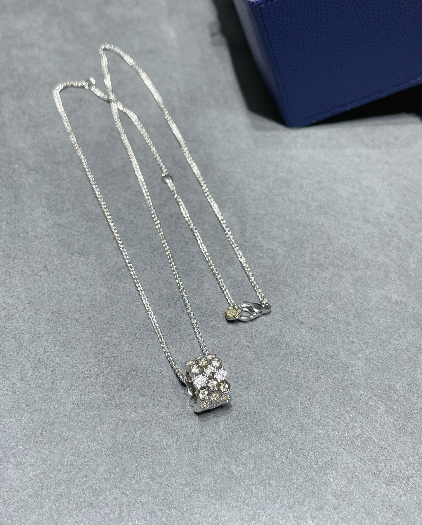 [Psychic Jewelrys]BEE LOVE DIAMOND PAVED 3 ROW NECKLACE
