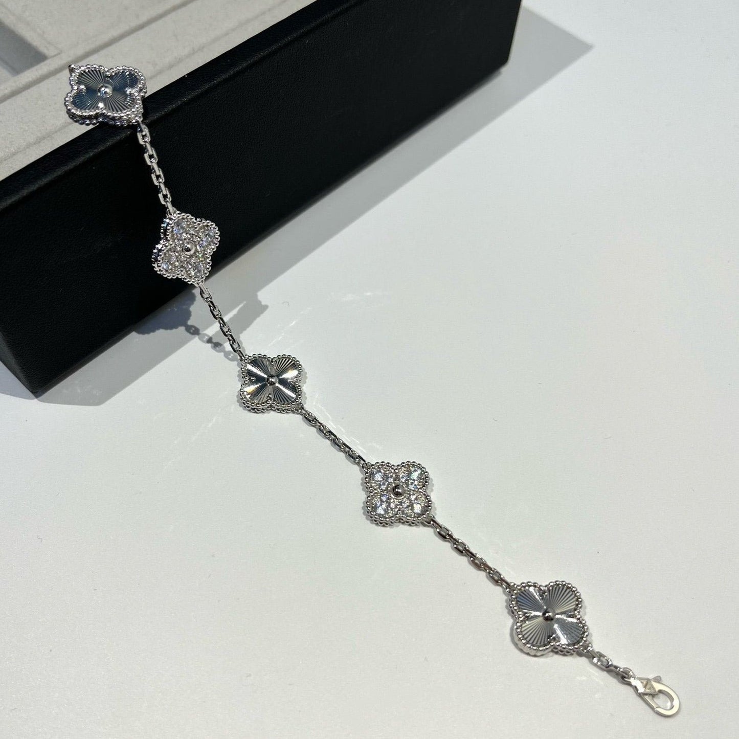 [Psychic Jewelrys]CLOVER 5 MOTIF SILVER DIAMOND BRACELET