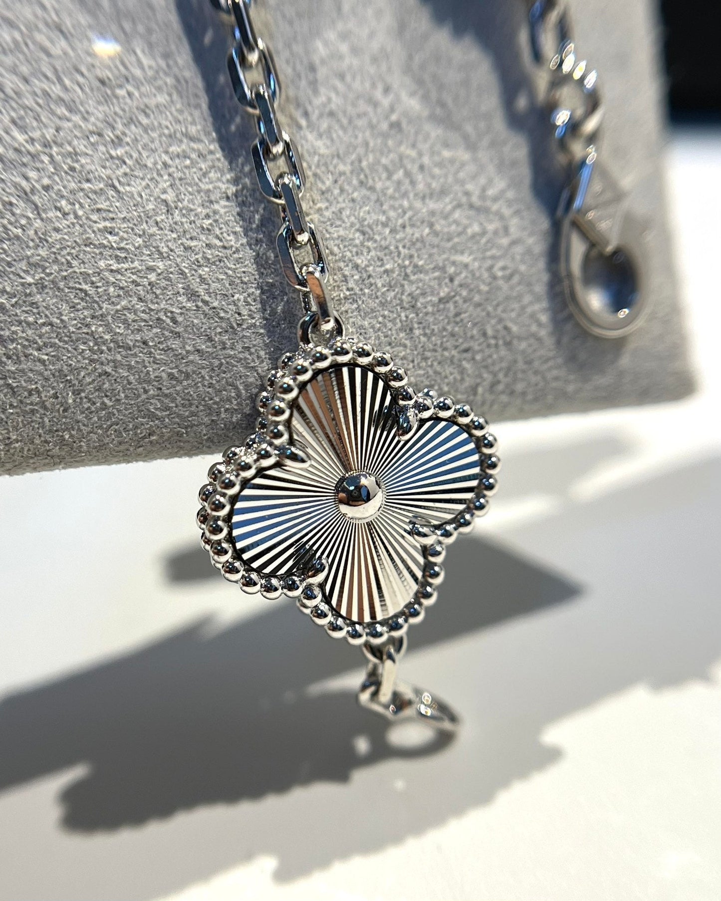[Psychic Jewelrys]CLOVER 5 MOTIF SILVER DIAMOND BRACELET