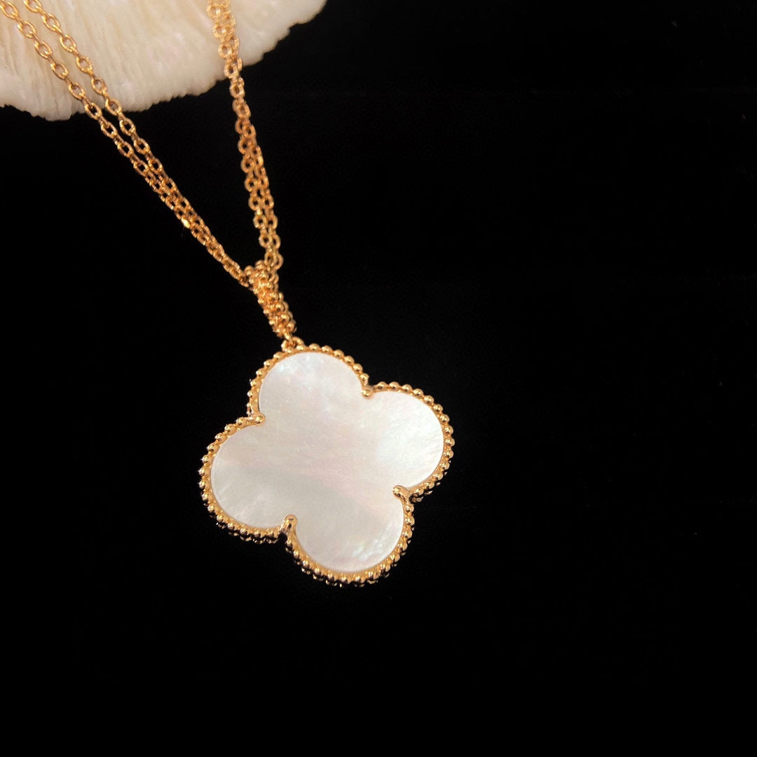 [Psychic Jewelrys]CLOVER 25MM MOP LARGE PENDANT NECKLACE
