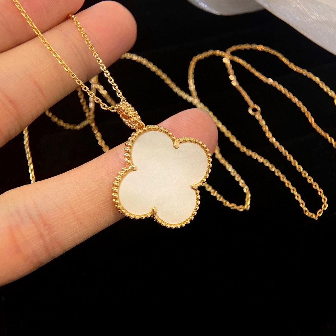 [Psychic Jewelrys]CLOVER 25MM MOP LARGE PENDANT NECKLACE