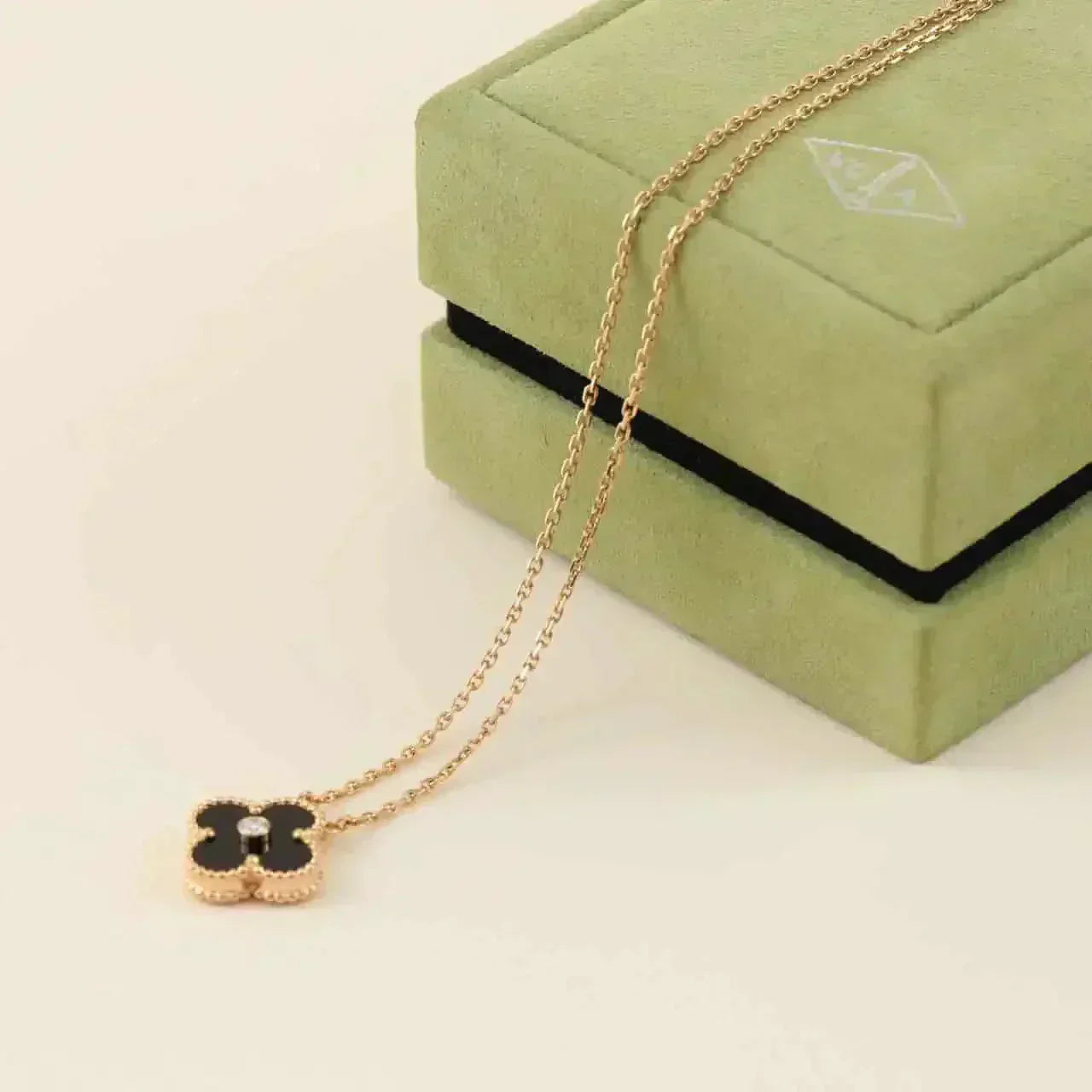 [Psychic Jewelrys]CLOVER 15MM DIAMOND ONYX NECKLACE