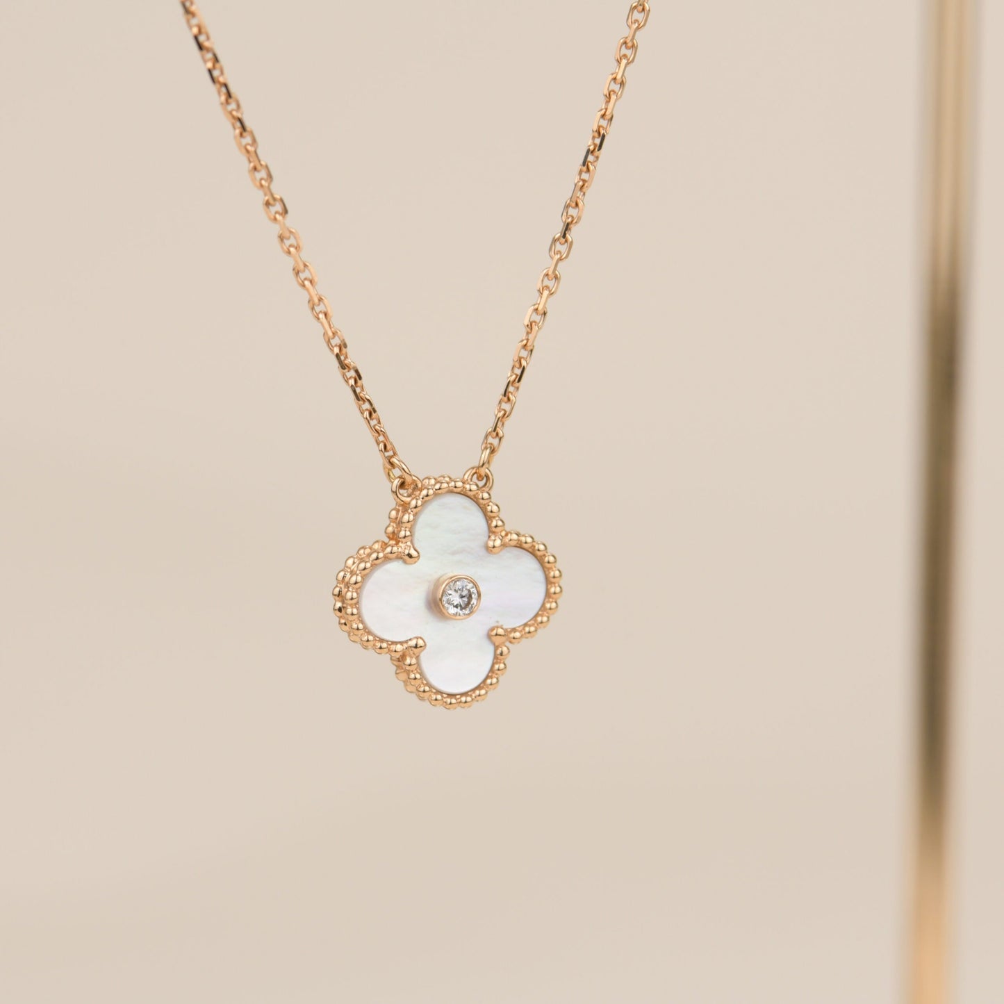 [Psychic Jewelrys]CLOVER 15MM DIAMOND WHITE FRITILLARIA NECKLACE