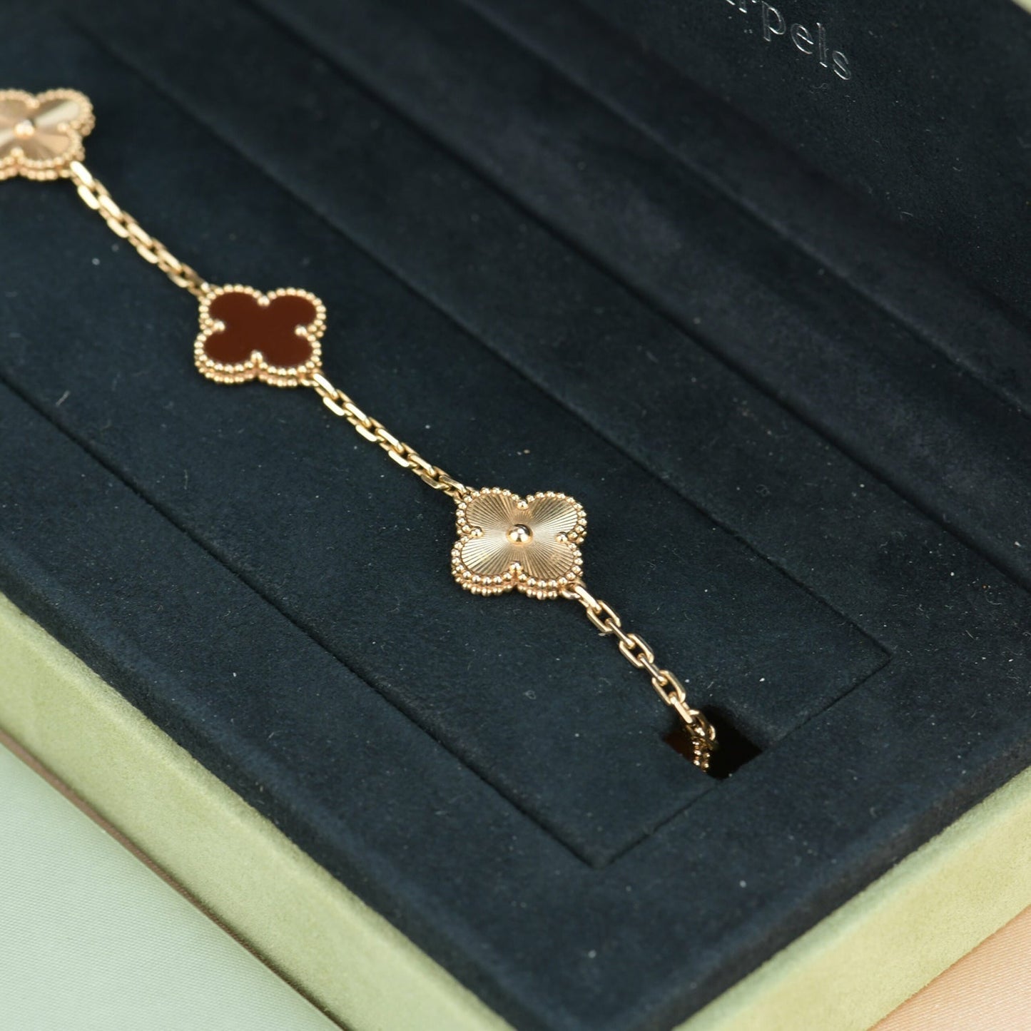 [Psychic Jewelrys]CLOVER  5 MOTIFS CARNELIAN GOLD BRACELET