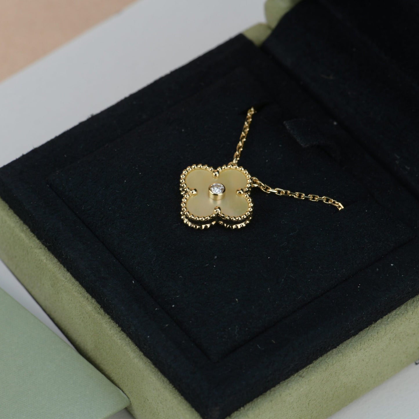 [Psychic Jewelrys]CLOVER 15MM DIAMOND GOLD MOTHER OF PEARL NECKLACE