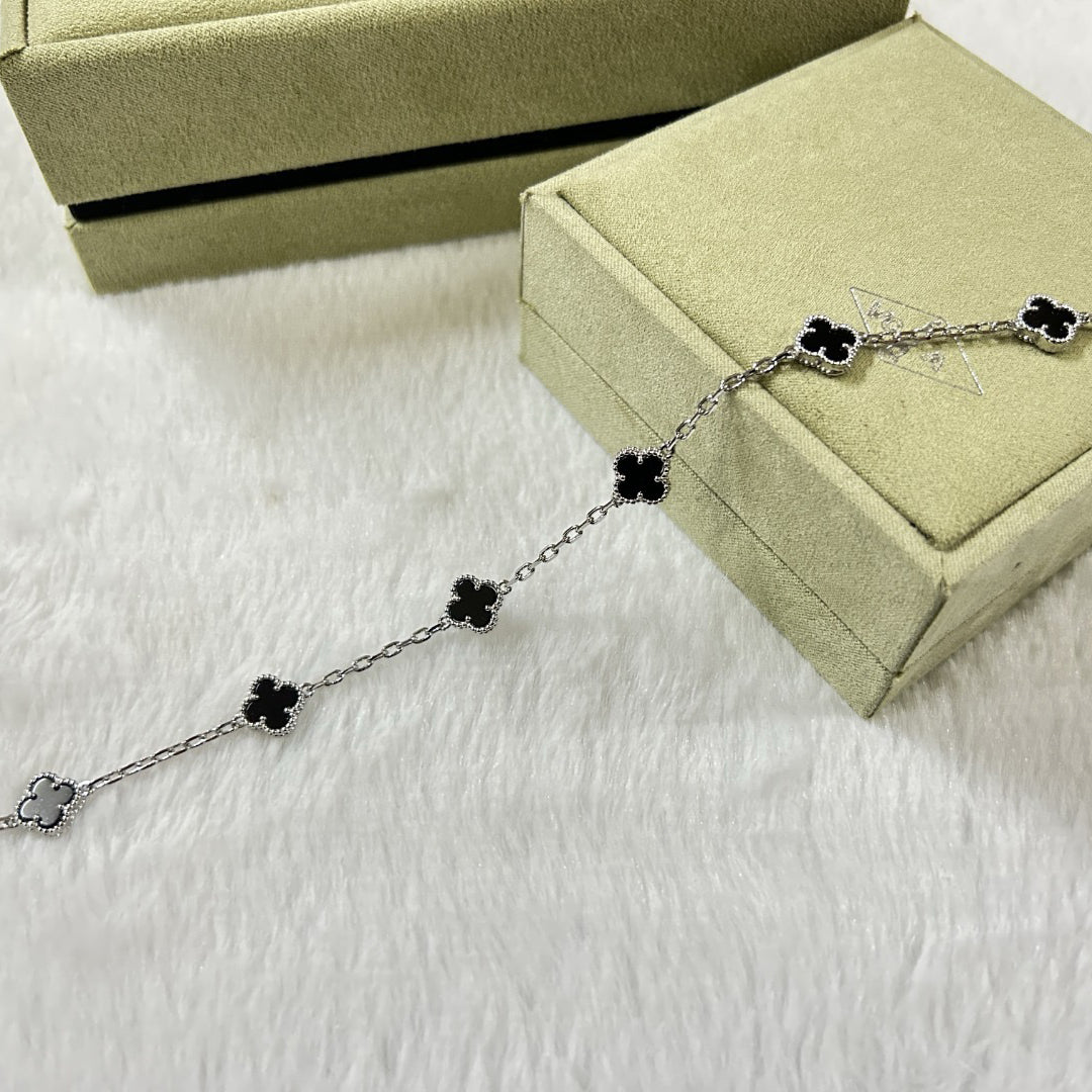 [Psychic Jewelrys]CLOVER 6 MOTIF  ONYXS BRACELET