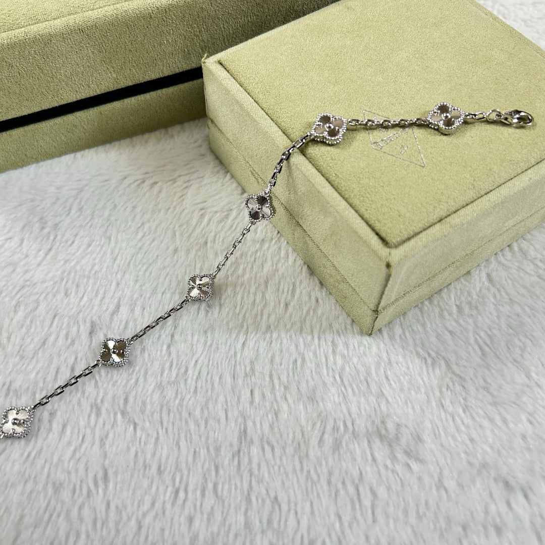[Psychic Jewelrys]CLOVER 6 MOTIF DIAMOND BRACELET