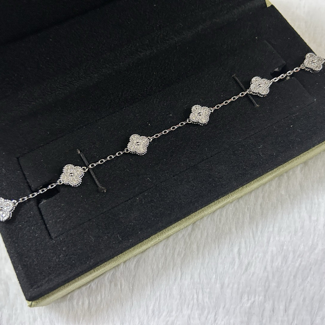 [Psychic Jewelrys]CLOVER 6 MOTIF DIAMOND BRACELET