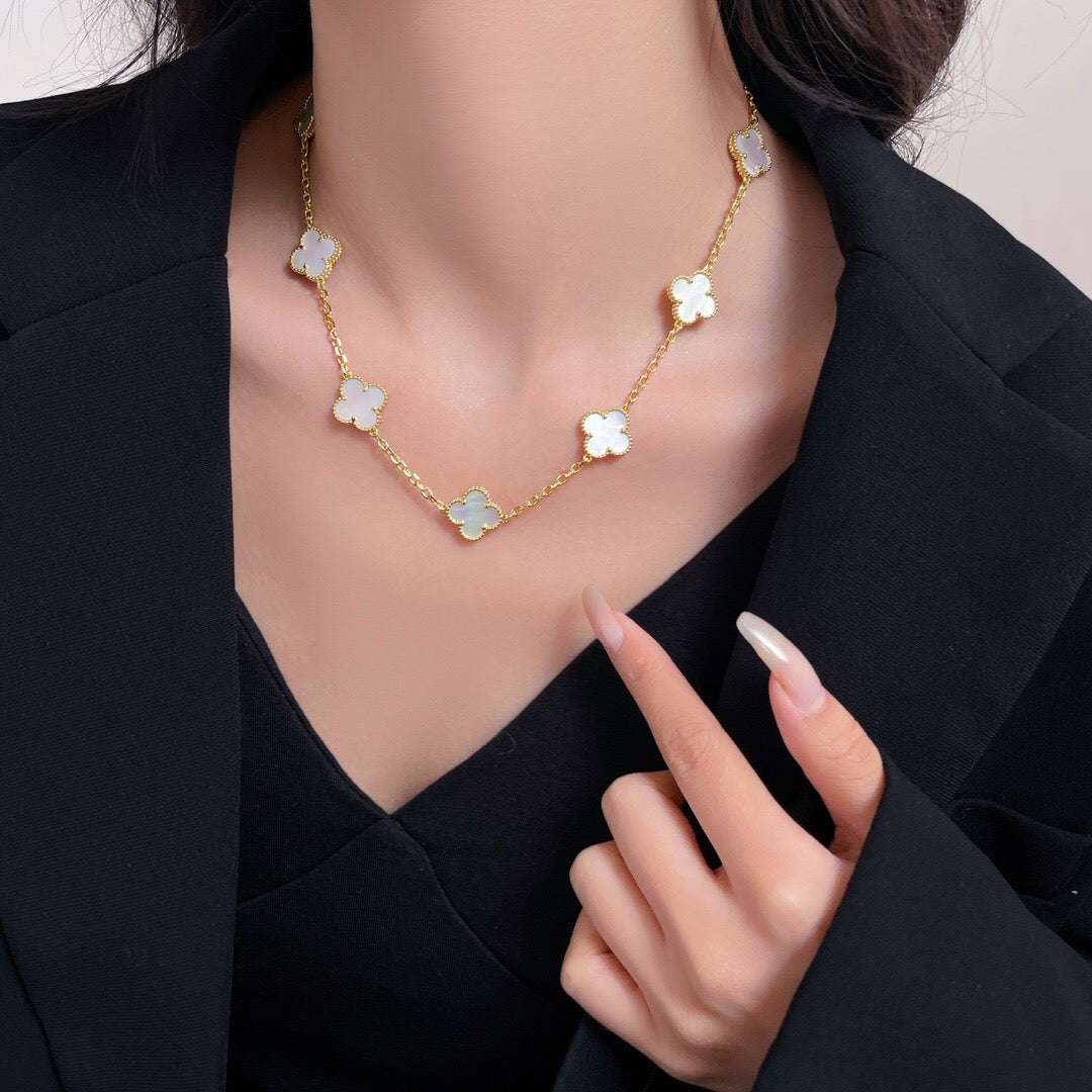 [Psychic Jewelrys]CLOVERS THE 10-MOTIFS WHITE MOTHER OF PEARL NECKLACE