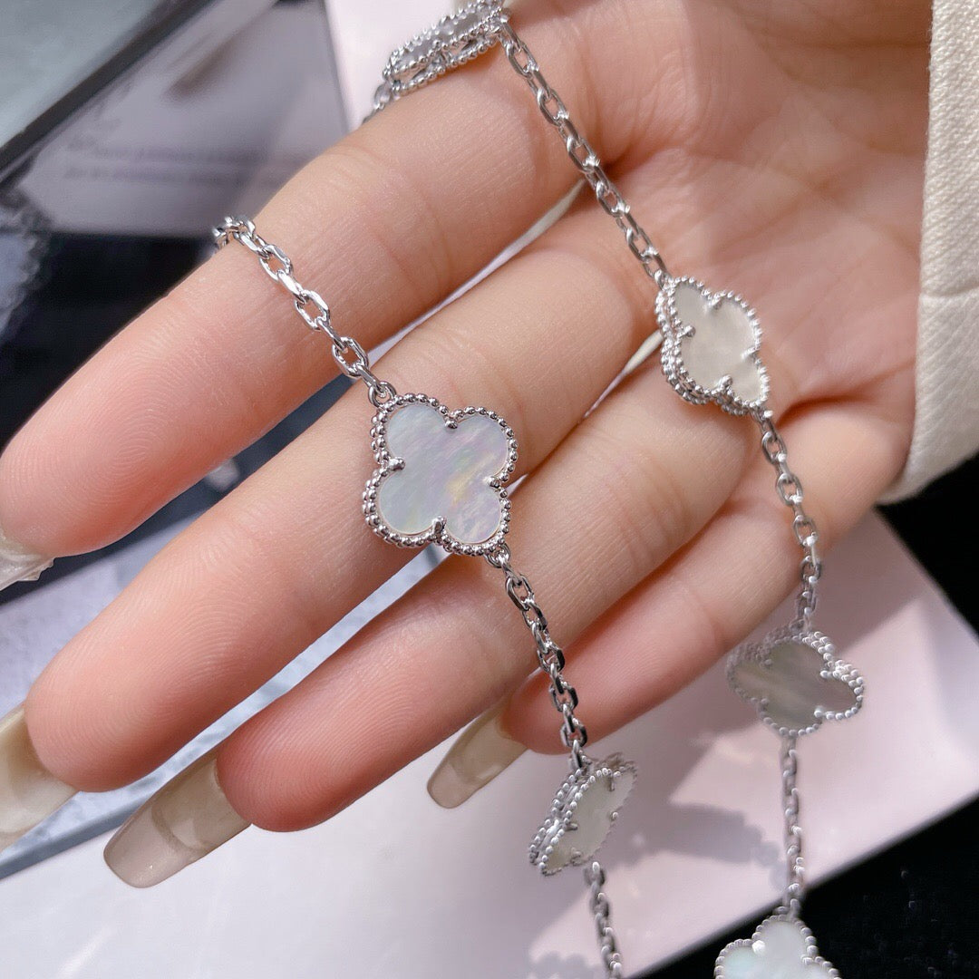 [Psychic Jewelrys]CLOVERS THE 10-MOTIFS WHITE MOTHER OF PEARL NECKLACE