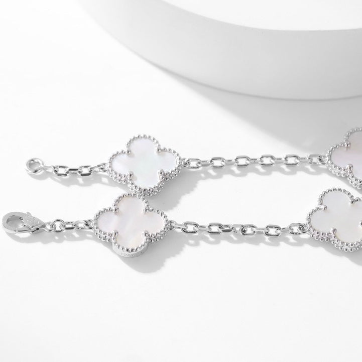 [Psychic Jewelrys]CLOVERS THE 10-MOTIFS WHITE MOTHER OF PEARL NECKLACE