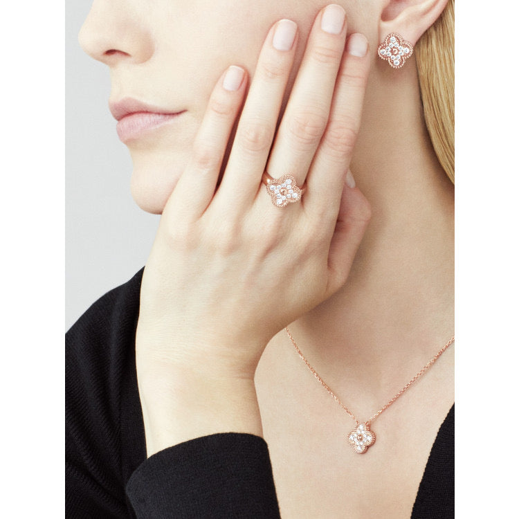 [Psychic Jewelrys]CLOVER 15MM DIAMOND SINGLE FLOWER NECKLACE