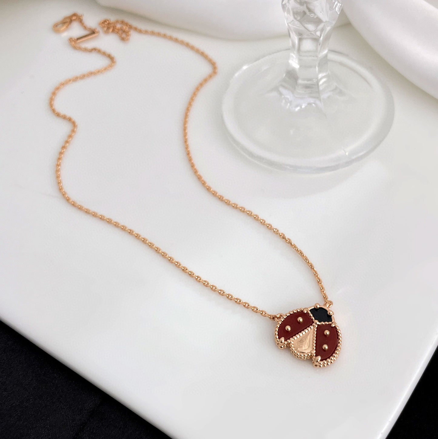 [Psychic Jewelrys]LUCKY  CARNELIANS LADYBUG NECKLACE