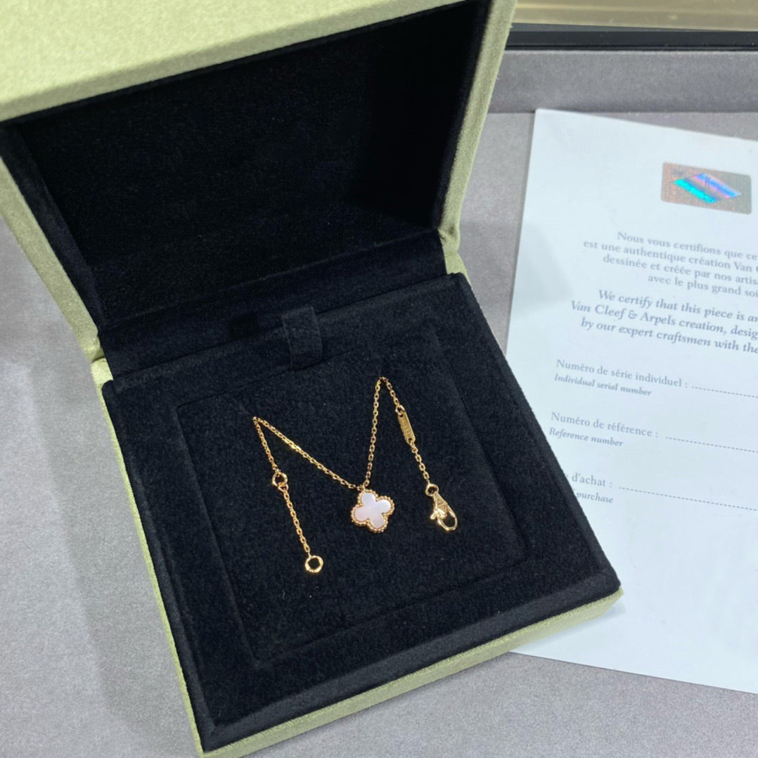 [Psychic Jewelrys]CLOVER 15MM PINK MOTHER-OF-PEARL SINGLE FLOWER NECKLACE