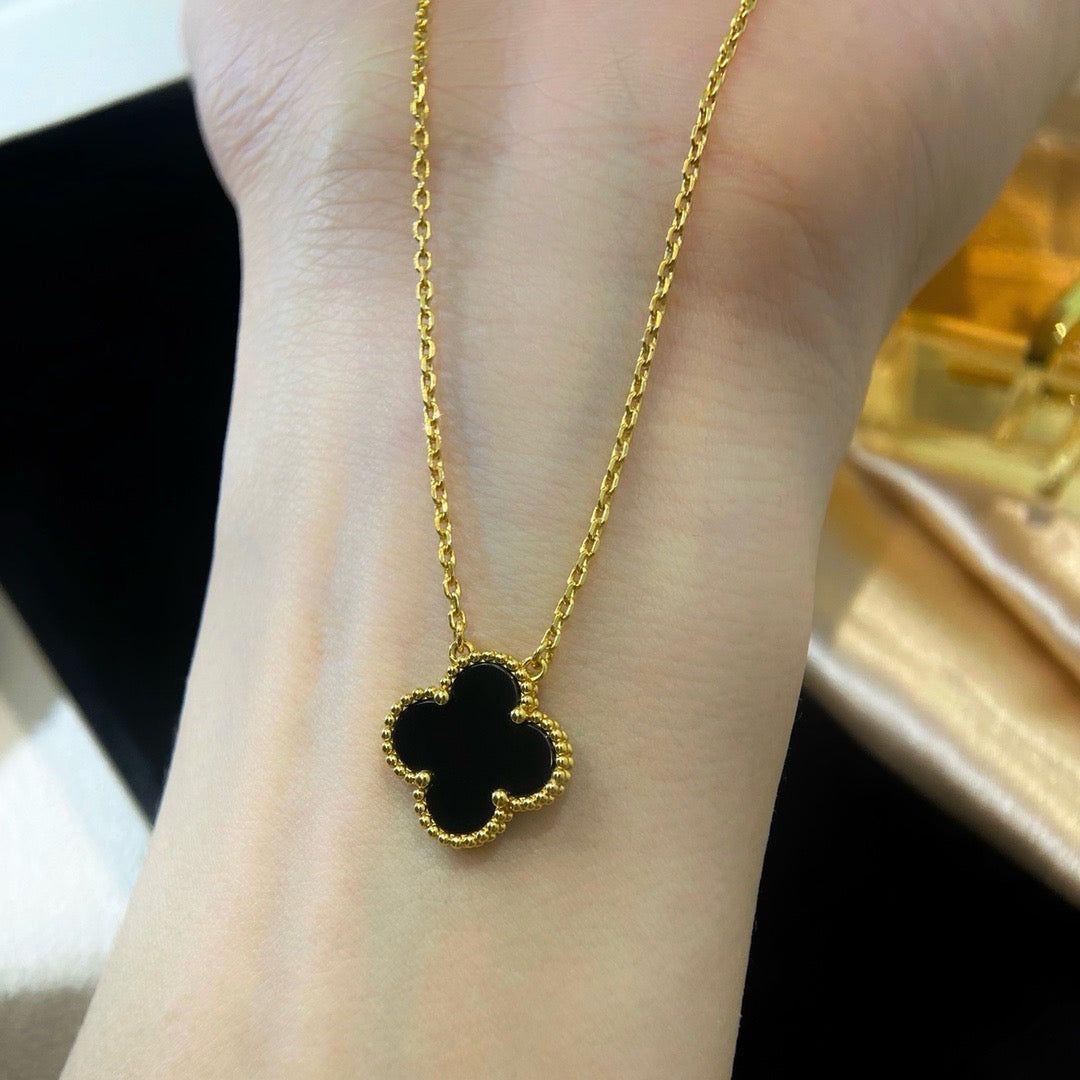 [Psychic Jewelrys]CLOVER 15MM BLACK ONYX SINGLE FLOWER NECKLACE