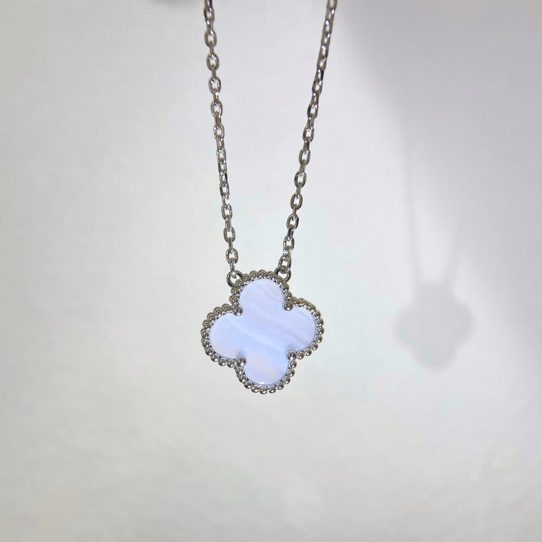 [Psychic Jewelrys]CLOVER 15MM BLUE CHALCEDONY NECKLACE SILVER