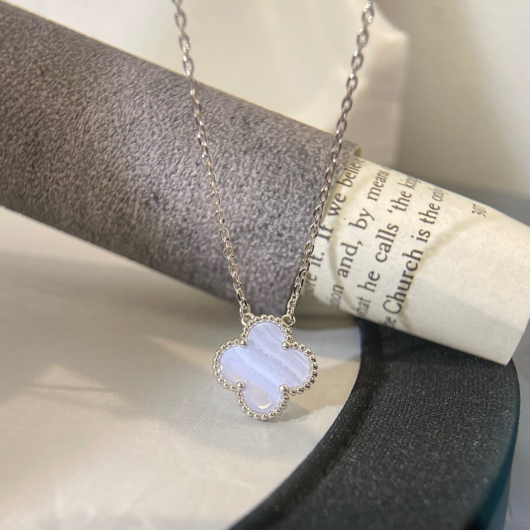 [Psychic Jewelrys]CLOVER 15MM BLUE CHALCEDONY NECKLACE SILVER