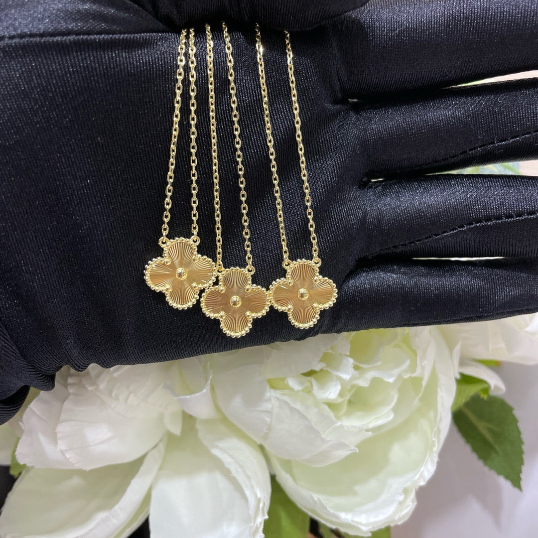 [Psychic Jewelrys]CLOVER 15MM LASER NECKLACE