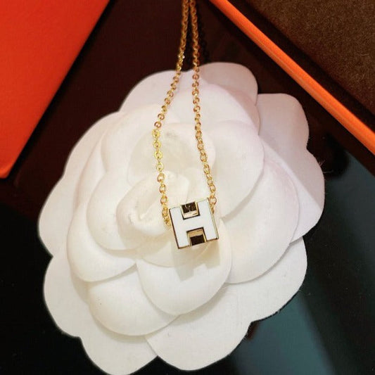 [Psychic Jewelrys]H WHITE SQUARE GOLD NECKLACE