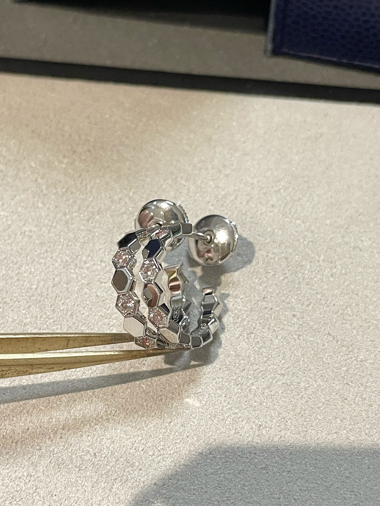 [Psychic Jewelrys]Hollow Design Four-Leaf Clover Flower Shape Ring