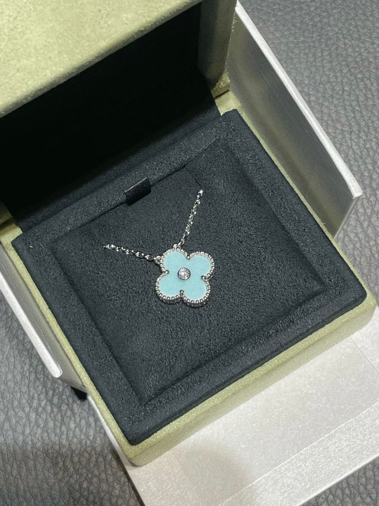 [Psychic Jewelrys]CLOVER 1 DIAMOND LIGHT BLUE SILVER NECKLACE