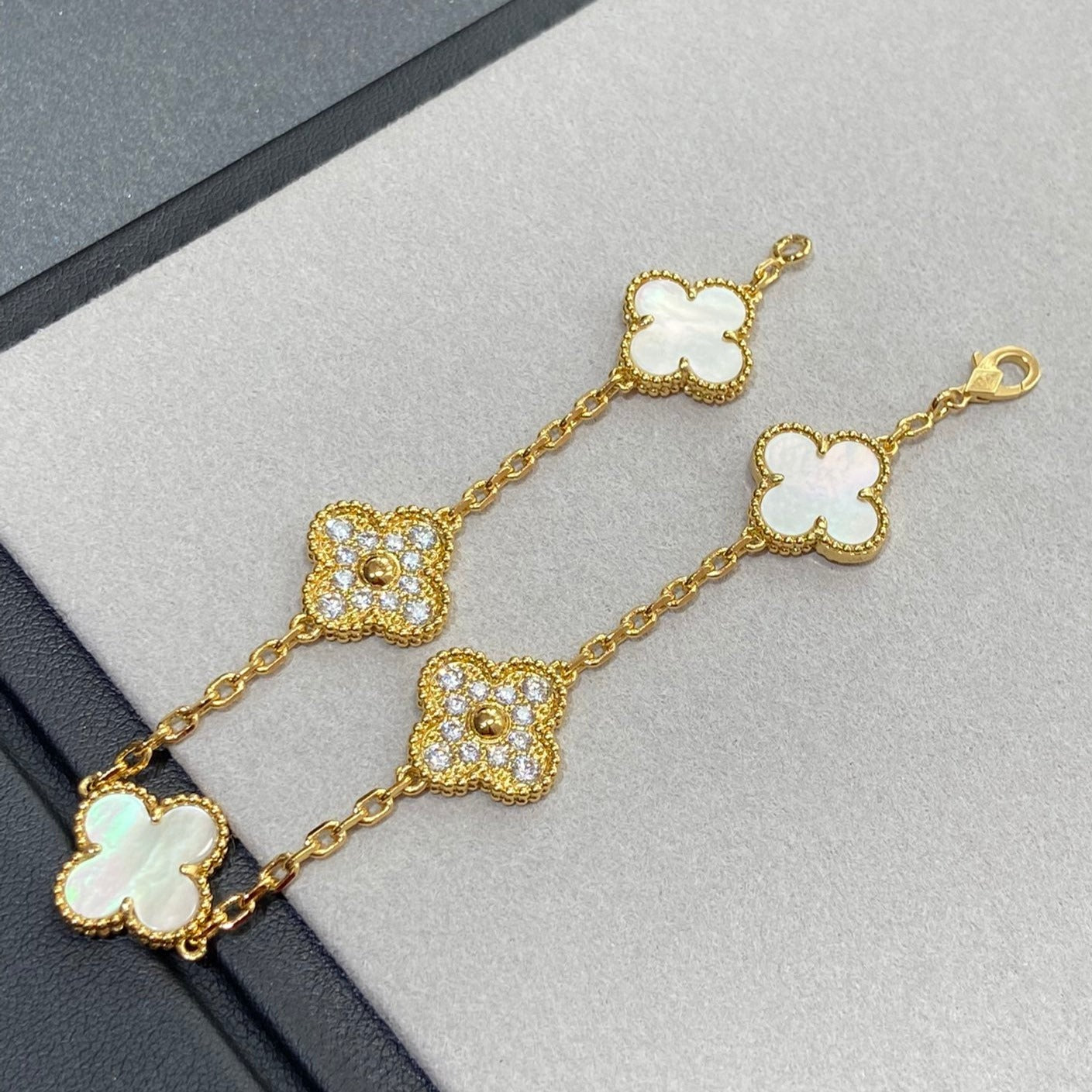 [Psychic Jewelrys]CLOVER BRACELET 5 MOTIF WHITE MOP DIAMOND