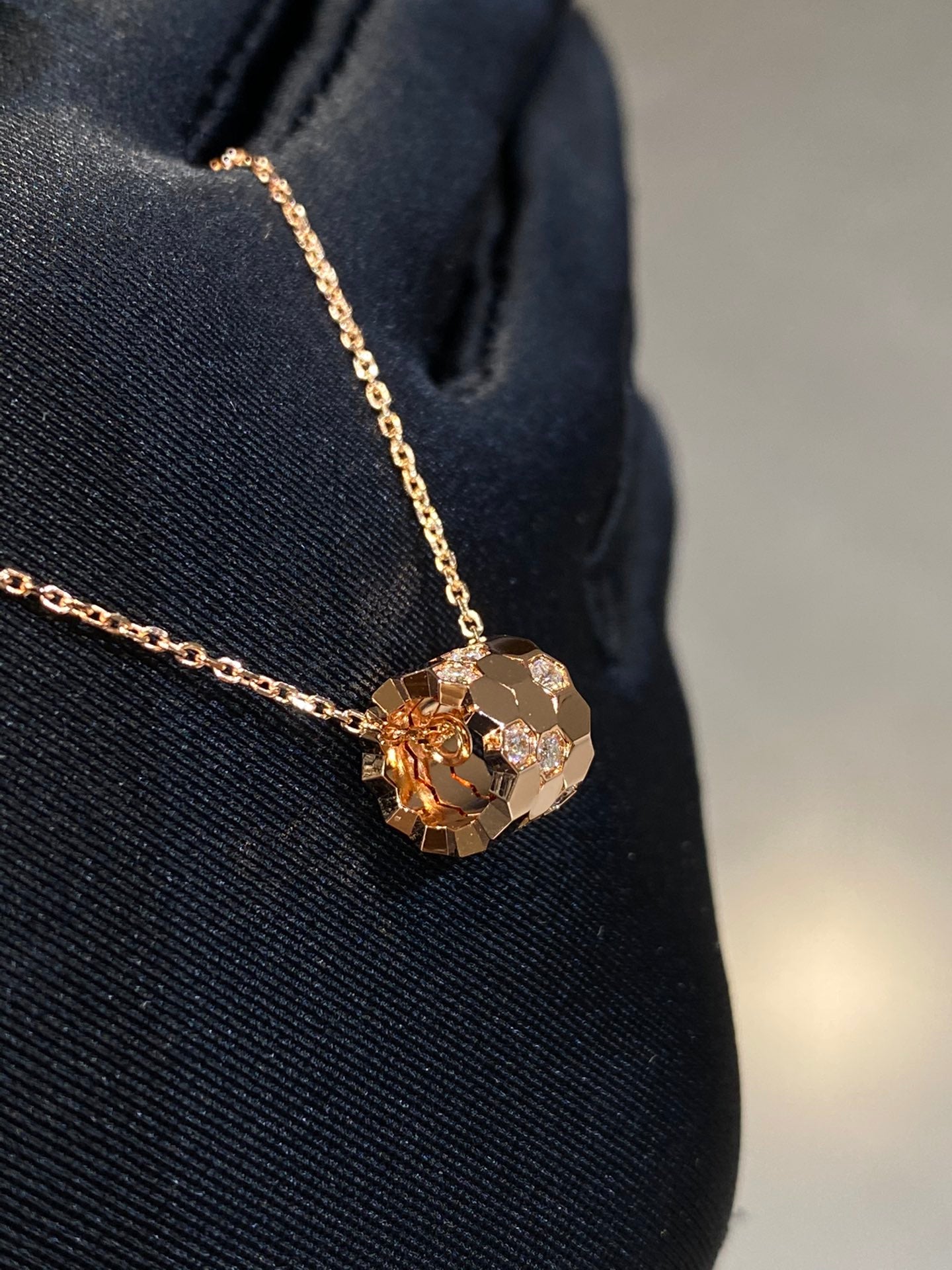 [Psychic Jewelrys]BEE LOVE DIAMOND NECKLACE