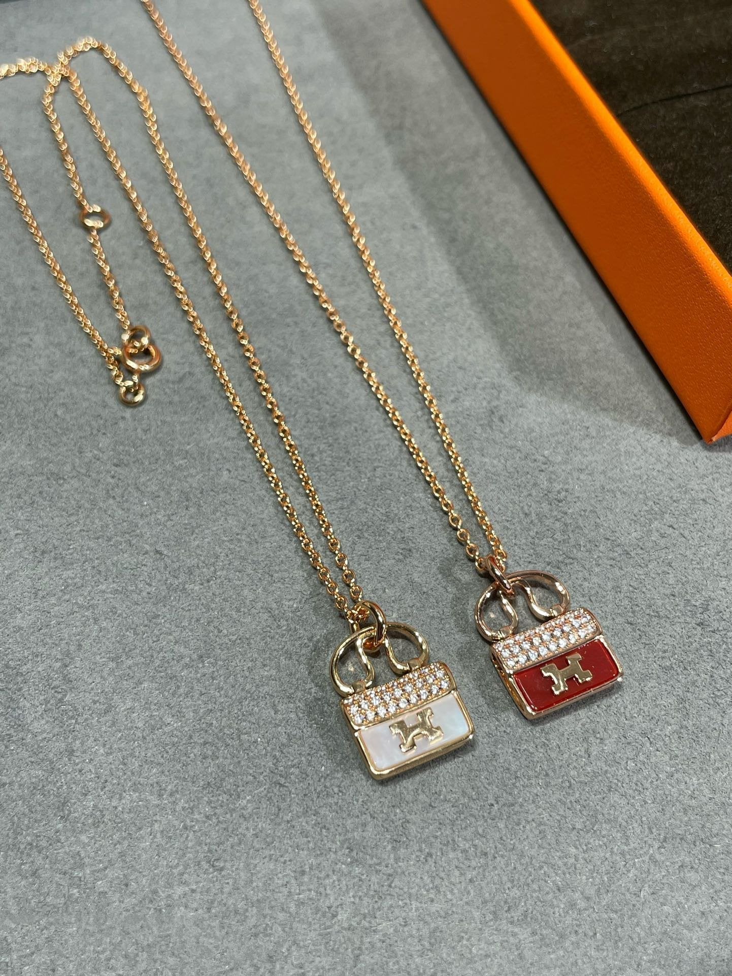[Psychic Jewelrys]H CIRCE MOISSANITE PENDANT NECKLACE GOLD