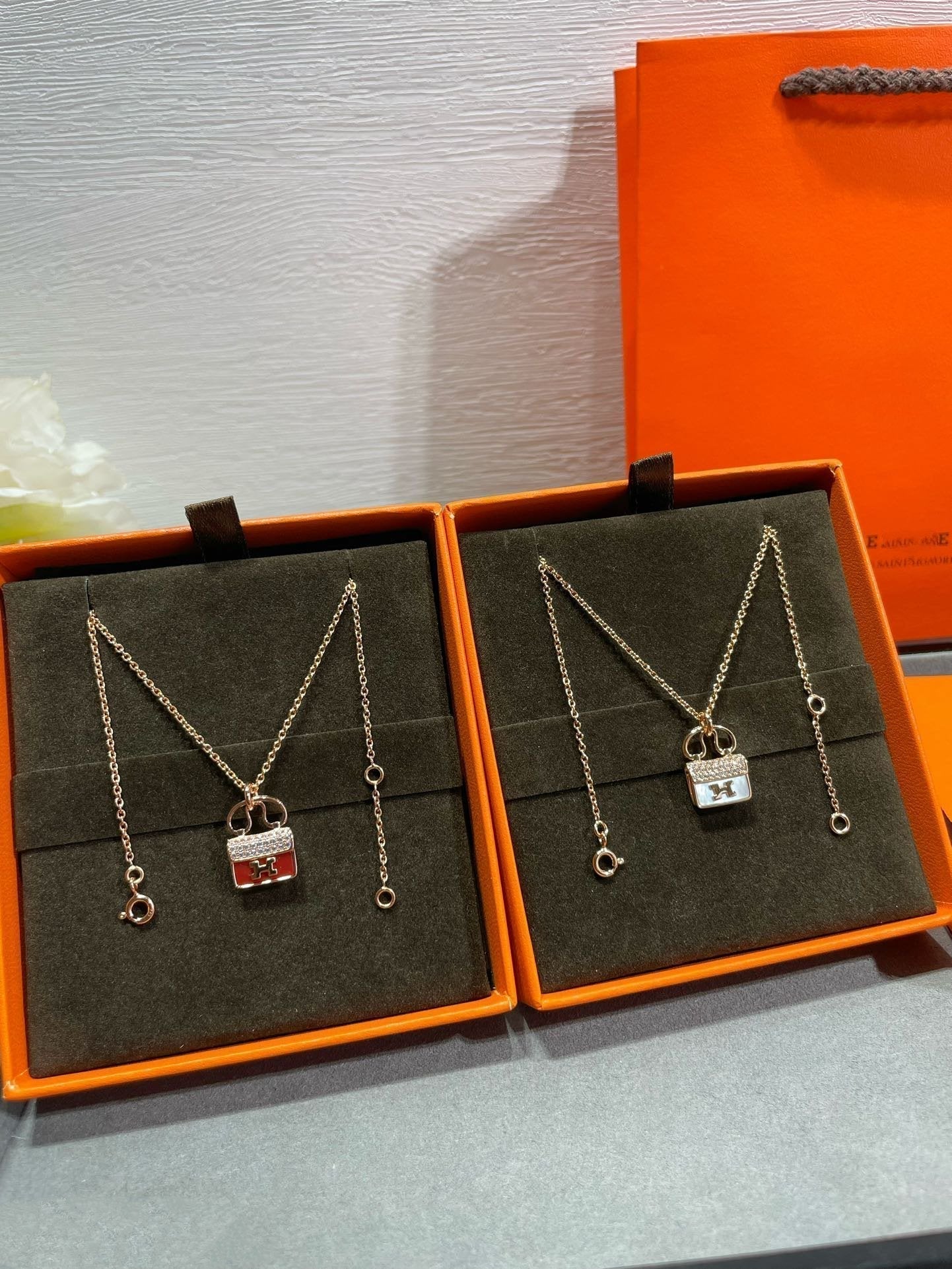 [Psychic Jewelrys]H CIRCE MOISSANITE PENDANT NECKLACE GOLD