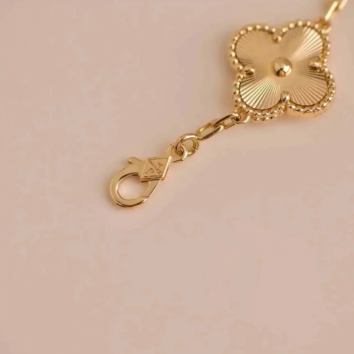 [Psychic Jewelrys]CLOVER 5 FLOWERS LASER BRACELET