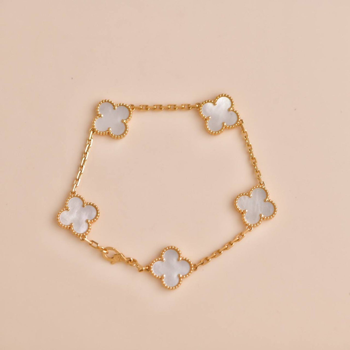 [Psychic Jewelrys]CLOVER  5 MOTIF WHITE MOP BRACELET